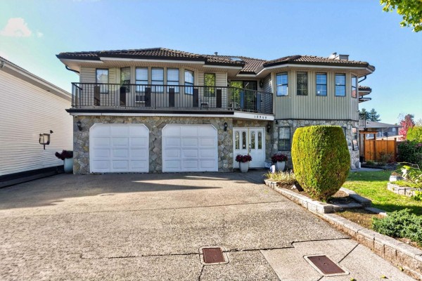 12353 81a Avenue, Surrey