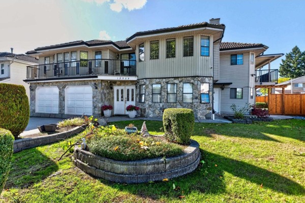 12353 81a Avenue, Surrey, BC V3W0X8 Photo 2