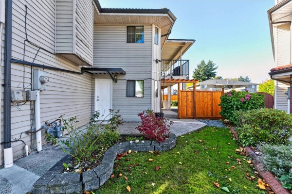 12353 81a Avenue, Surrey, BC V3W0X8 Photo 3