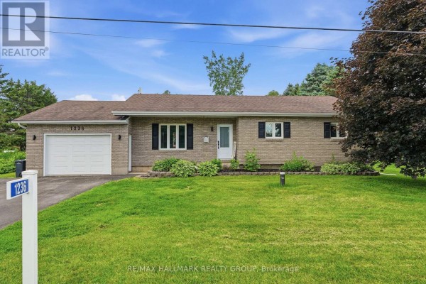 1236 St Albert Road, Russell, ON K0A1W0 Photo 2