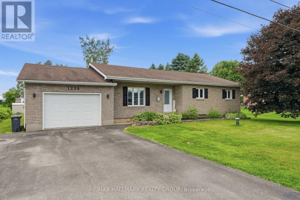 1236 St Albert Road, Russell, ON K0A1W0 Photo 4