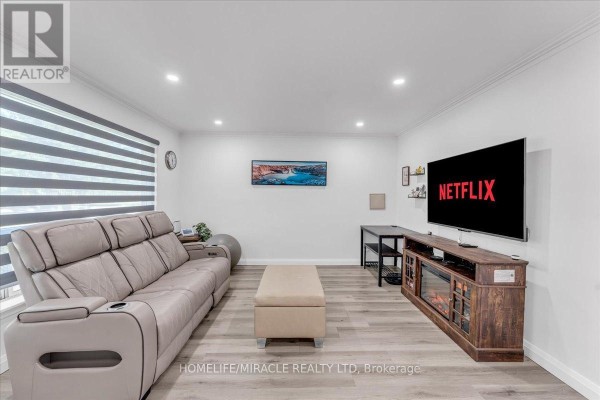 1238 Pharmacy Avenue, Toronto, ON M1R2H9 Photo 5