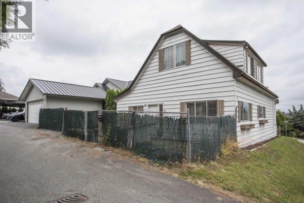 12393 Gray Street, Maple Ridge, BC V2X5V1 Photo 2