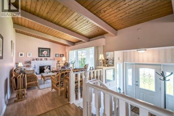 123xx Hillside Street, Maple Ridge, BC V2X5X1 Photo 3
