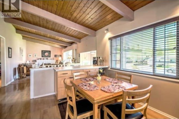 123xx Hillside Street, Maple Ridge, BC V2X5X1 Photo 5