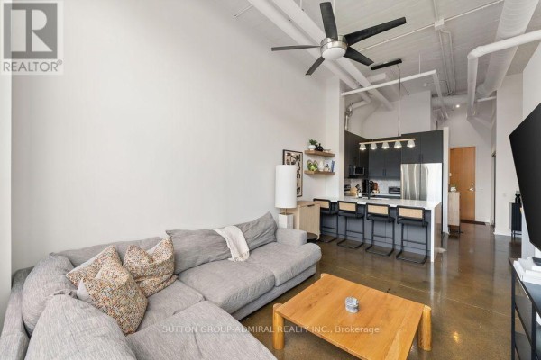 Kitchen - 124 - 1001 Roselawn Avenue, Toronto, ON M6B4M4 Photo 2
