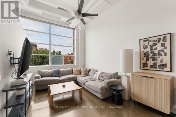 Living room - 124 - 1001 Roselawn Avenue, Toronto, ON M6B4M4 Photo 3