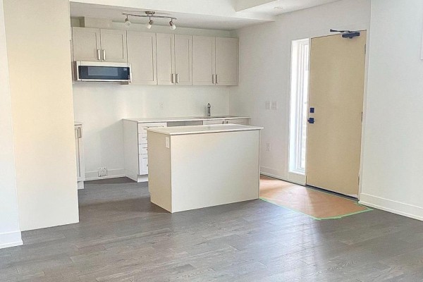 Kitchen - 124 - 1070 Douglas Mccurdy Common, Mississauga, ON L5G0C6 Photo 3