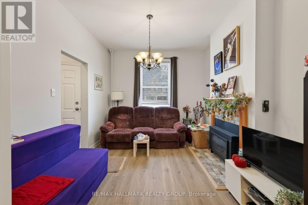 124-126 Irving Avenue, Ottawa, ON K1Y1Z4 Photo 3