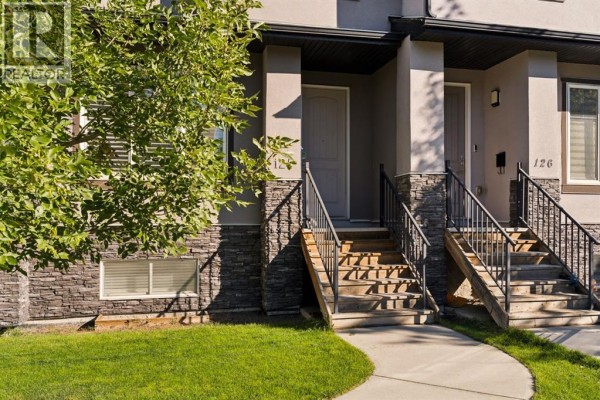 Kitchen - 124 25 Avenue Ne, Calgary, AB T2E1X8 Photo 3