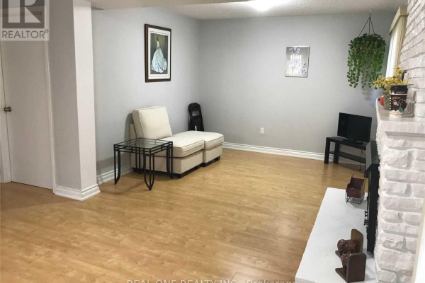 Kitchen - 124 Angus Drive, Toronto, ON M2J2X1 Photo 5