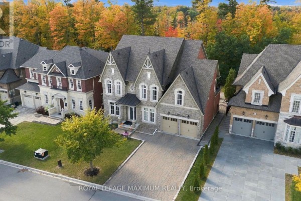 Residential for sale at 124 Annsleywood Court, Vaughan, ON - MLS® d9cidy