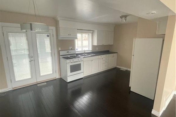 Family room - 124 Avalon Place, Kitchener, ON N2M4N7 Photo 5