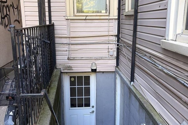 124 Baldwin Street, Toronto, ON M5T1L6 Photo 5