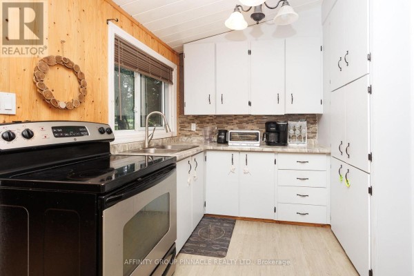 Bedroom 2 - 124 Cameron Drive, Kawartha Lakes, ON K0M1G0 Photo 5