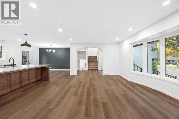 4pc Bathroom - 124 Canterbury Drive Sw, Calgary, AB T2W1H3 Photo 5