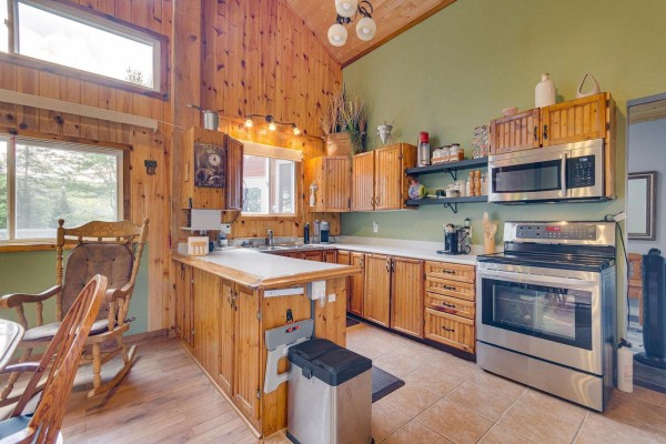 Living room - 124 Ch. Crawford, Litchfield, QC J0X1K0 Photo 5