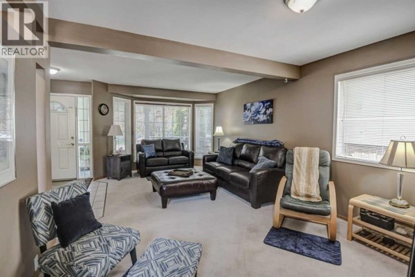 Family room - 124 Del Ray Close Ne, Calgary, AB T1Y6Y9 Photo 4