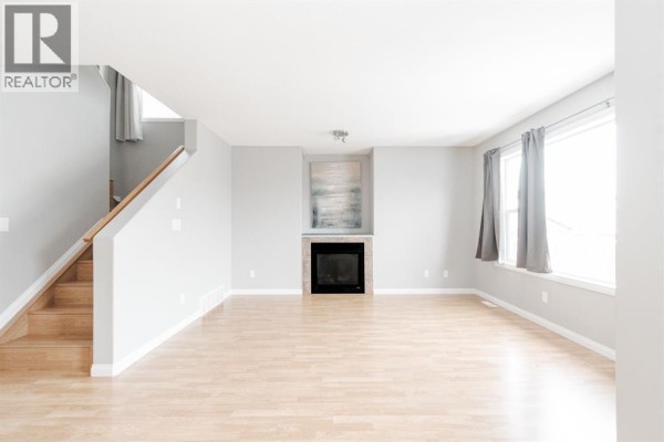 Dining room - 124 Fox Crescent, Fort Mcmurray, AB T9K0C2 Photo 2