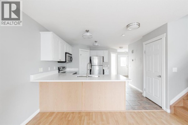 Kitchen - 124 Fox Crescent, Fort Mcmurray, AB T9K0C2 Photo 3