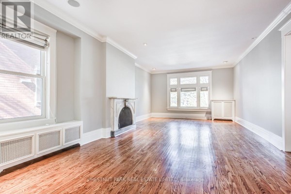 Living room - 124 Glen Road, Toronto, ON M4W2W2 Photo 4