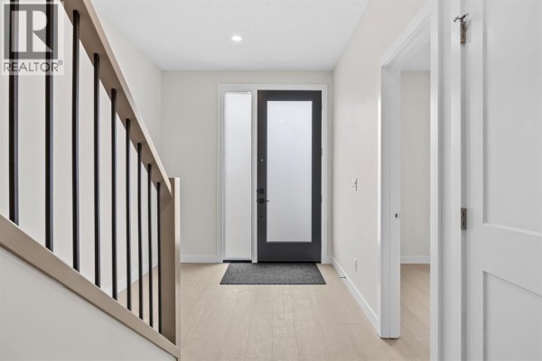 2pc Bathroom - 124 Greenwich Drive Nw, Calgary, AB T3B6N8 Photo 3
