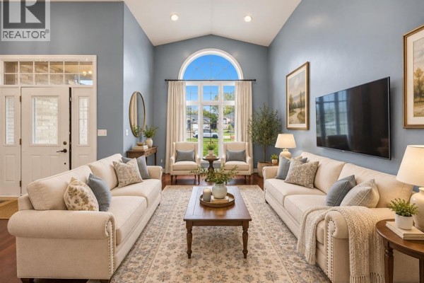 Family room - 124 Higgins Crescent, Amherstburg, ON N9V4C6 Photo 5