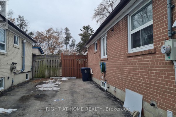 Bedroom 2 - 124 Overture Road, Toronto, ON M1E2W4 Photo 5