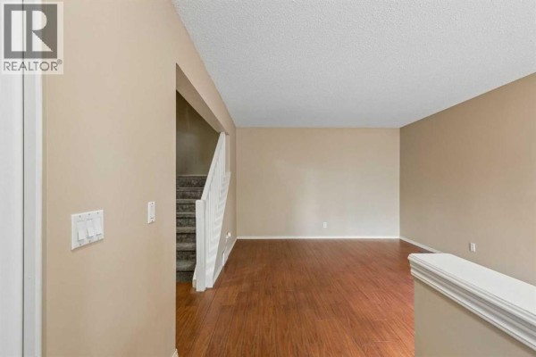 124 Pineset Place Ne, Calgary, AB, photo 3