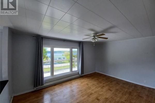 Bath (# pieces 1-6) - 124 Riverside Road E, Glovertown, NL A0G2M0 Photo 5