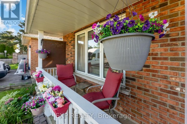 Kitchen - 124 St Augustine Drive, St  Catharines, ON L2P3W9 Photo 3