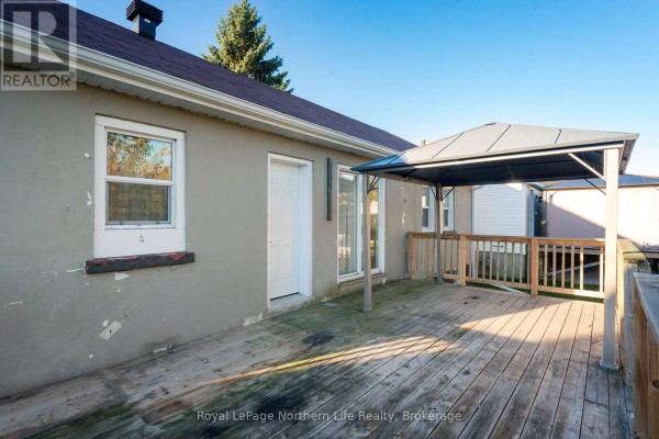 Kitchen - 124 Vincent Avenue, North Bay, ON P1B7K5 Photo 4