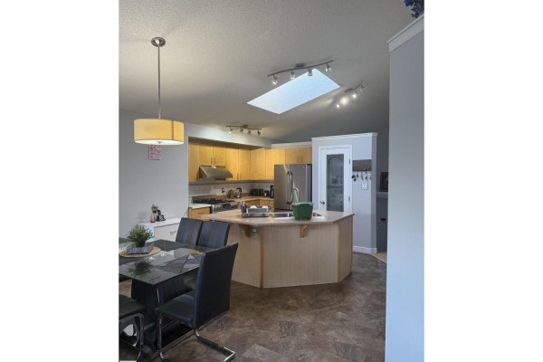 124 Ward Crescent Nw Nw, Edmonton, AB T6T1M6 Photo 4