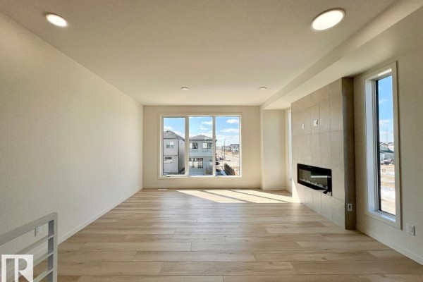 Bedroom 2 - 124 Westwind Dr, Spruce Grove, AB T7X0P8 Photo 5