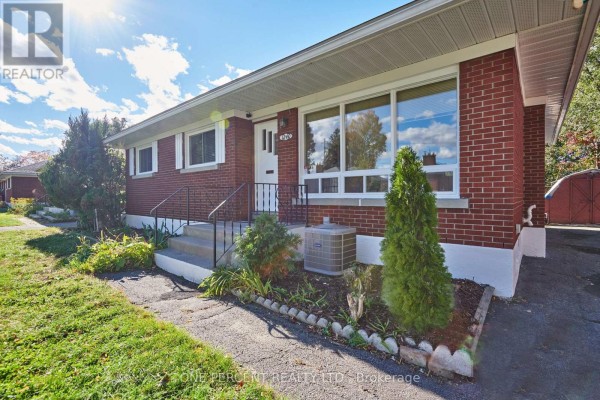 1240 Field Street, Ottawa, ON K2C2R2 Photo 4