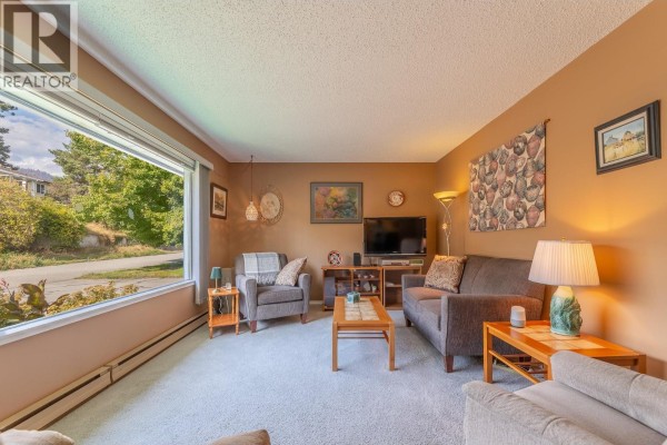 Family room - 12409 Wright Avenue, Summerland, BC V0H1Z0 Photo 5