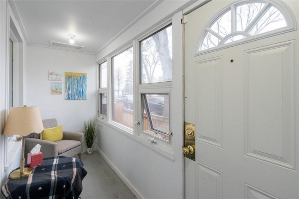 Living room - 1241 Clifton Street, Winnipeg, MB R3E2T8 Photo 3