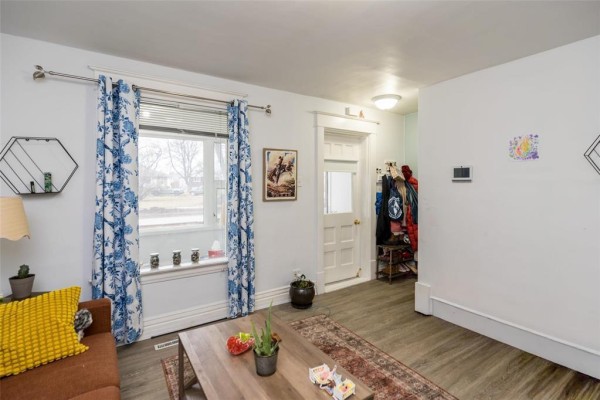 Eat in kitchen - 1241 Clifton Street, Winnipeg, MB R3E2T8 Photo 4