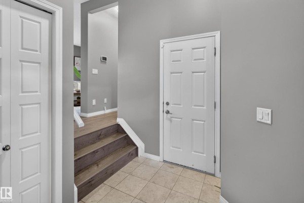 1241 Mcconachie Bv Nw, Edmonton, AB, photo 2