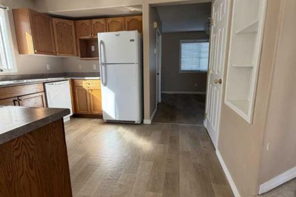 2pc Bathroom - 12410 98 Street, Grande Prairie, AB T8V7K7 Photo 2