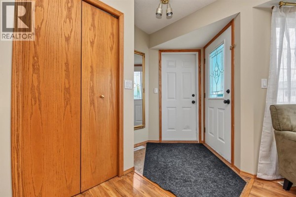 Dining room - 12418 96a Street, Grande Prairie, AB T8V6Z8 Photo 3