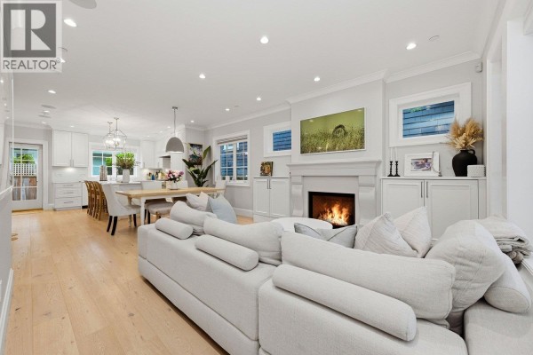1242 E 23rd Avenue, Vancouver, BC V5V1Y9 Photo 2