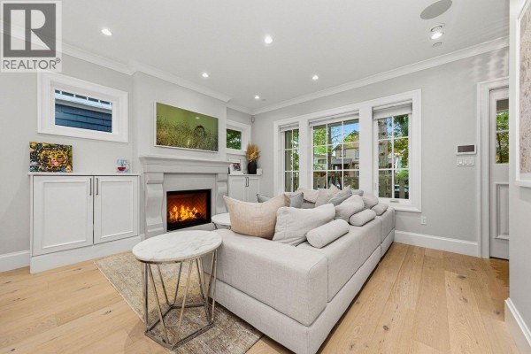 1242 E 23rd Avenue, Vancouver, BC V5V1Y9 Photo 4