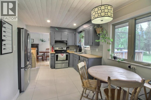 Laundry room - 1242 Horse Creek Road S, Golden, BC V0A1H7 Photo 3