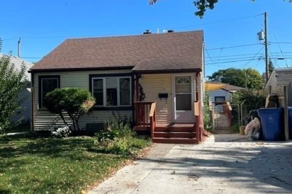 1242 Labadie, Windsor