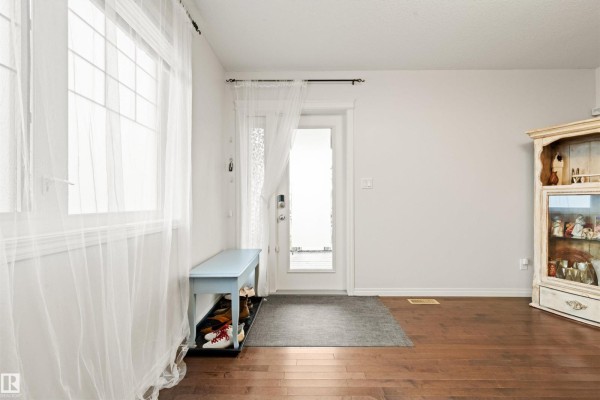 Primary Bedroom - 12425 111 Av Nw, Edmonton, AB T5M0M2 Photo 4