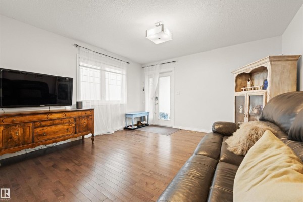 Bedroom 2 - 12425 111 Av Nw, Edmonton, AB T5M0M2 Photo 5