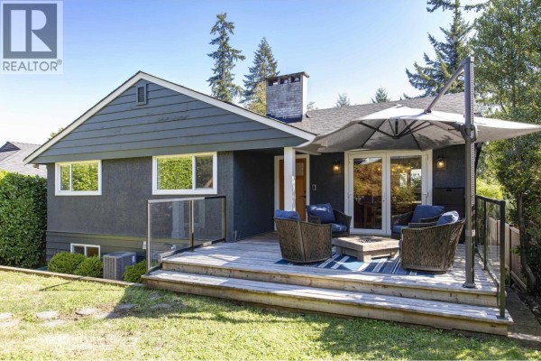 1243 Cloverley Street, North Vancouver, BC V7L1N7 Photo 3
