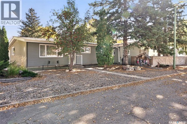 1245 Brown Street, Moose Jaw, SK, photo 2