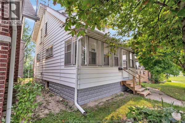 1245 Giles Boulevard East, Windsor, ON, photo 2
